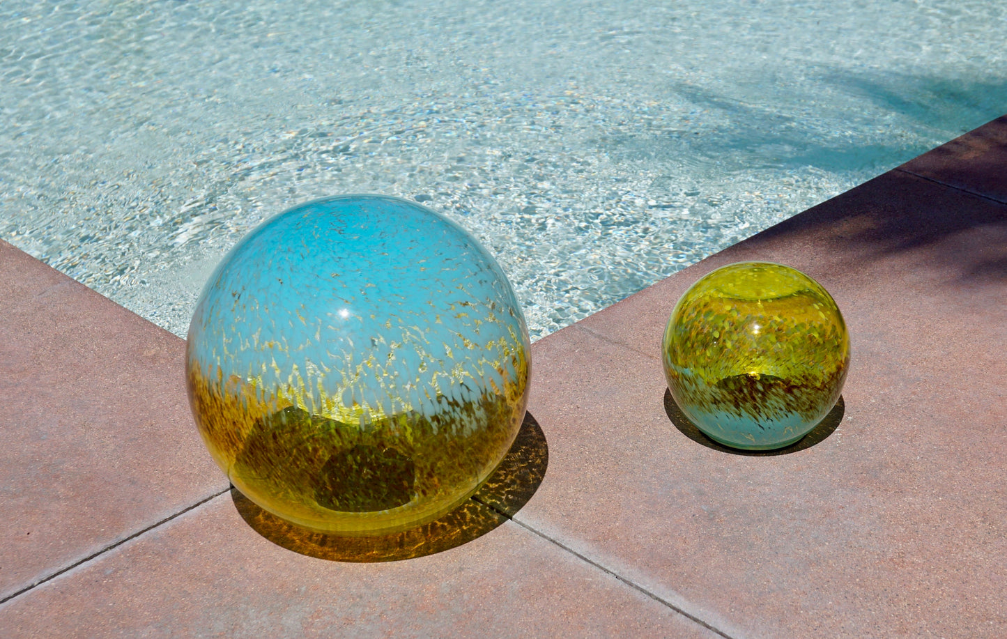 Free US Shipping~6" LED Solar Gaze Ball Holiday Gift/Pathway Light/Patio Table Light/Garden/Sun Cather/Art Glass-Baby Blue