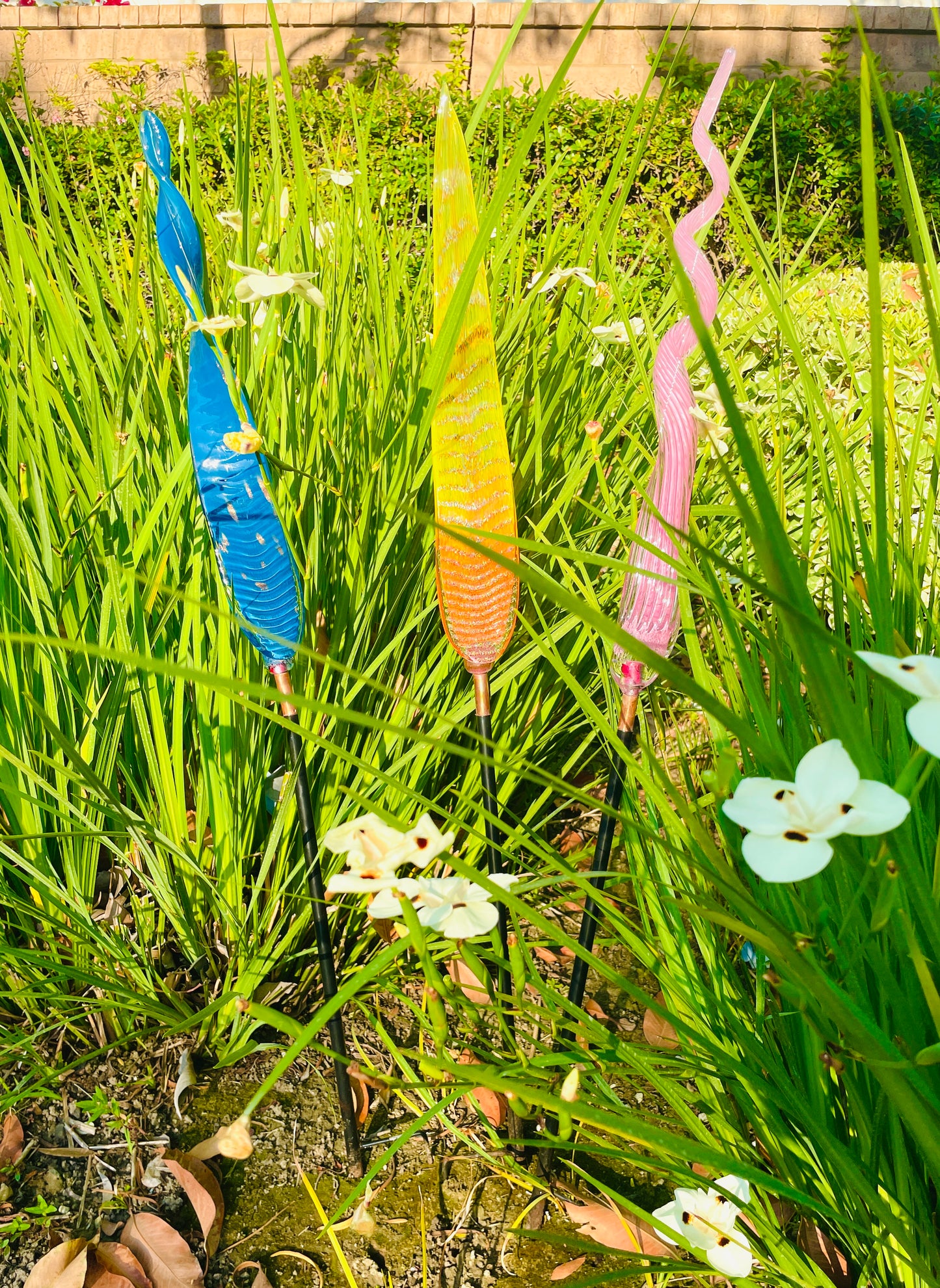 Chihuly Inspired Handcrafted Art Glass Leaf Indoor/Outdoor Art Stake