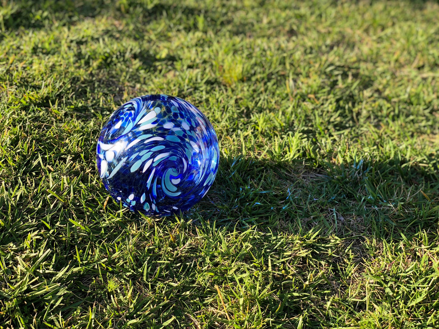 6"/10“ Solar LED Light Up Art Glass Gaze Ball-Blue/Garden/Pathway Light/Patio Table Light/Sun Cather/Art Glass Blue