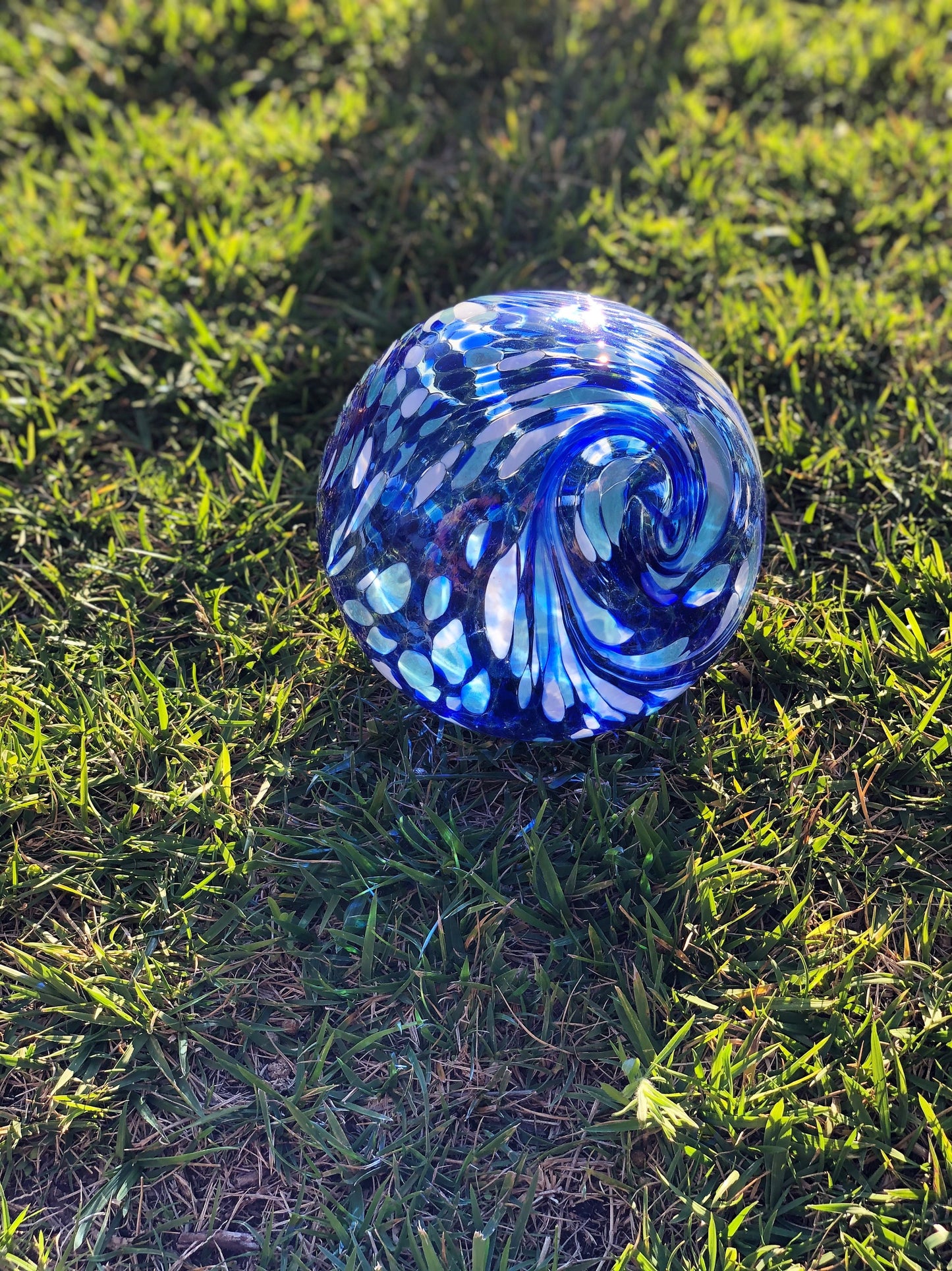 6"/10“ Solar LED Light Up Art Glass Gaze Ball-Blue/Garden/Pathway Light/Patio Table Light/Sun Cather/Art Glass Blue