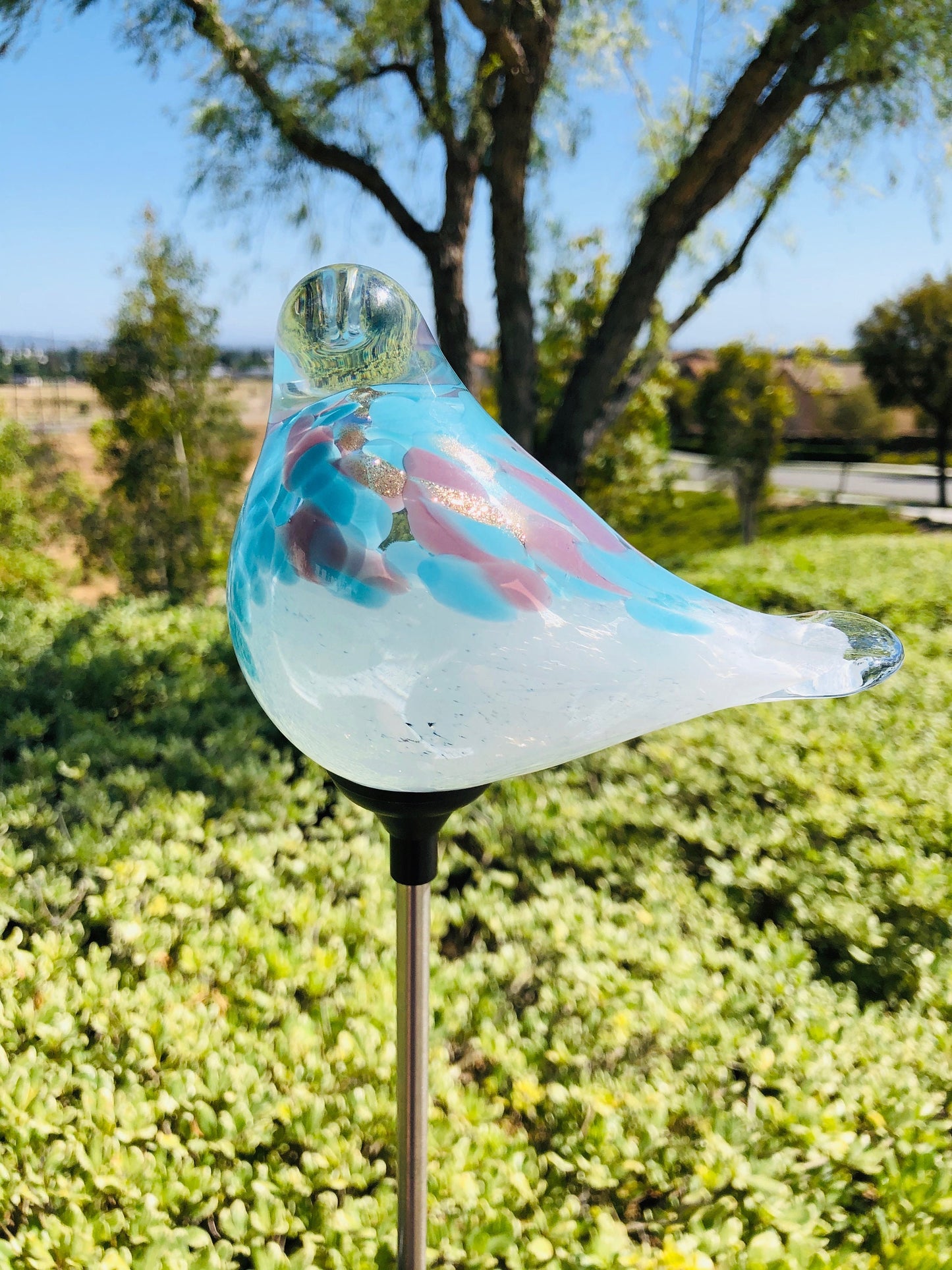 Set of 2 Handmade Art Glass LED Solar path garden lights - Bird Sun Catcher Garden Stake Statue Figurine- White Blue