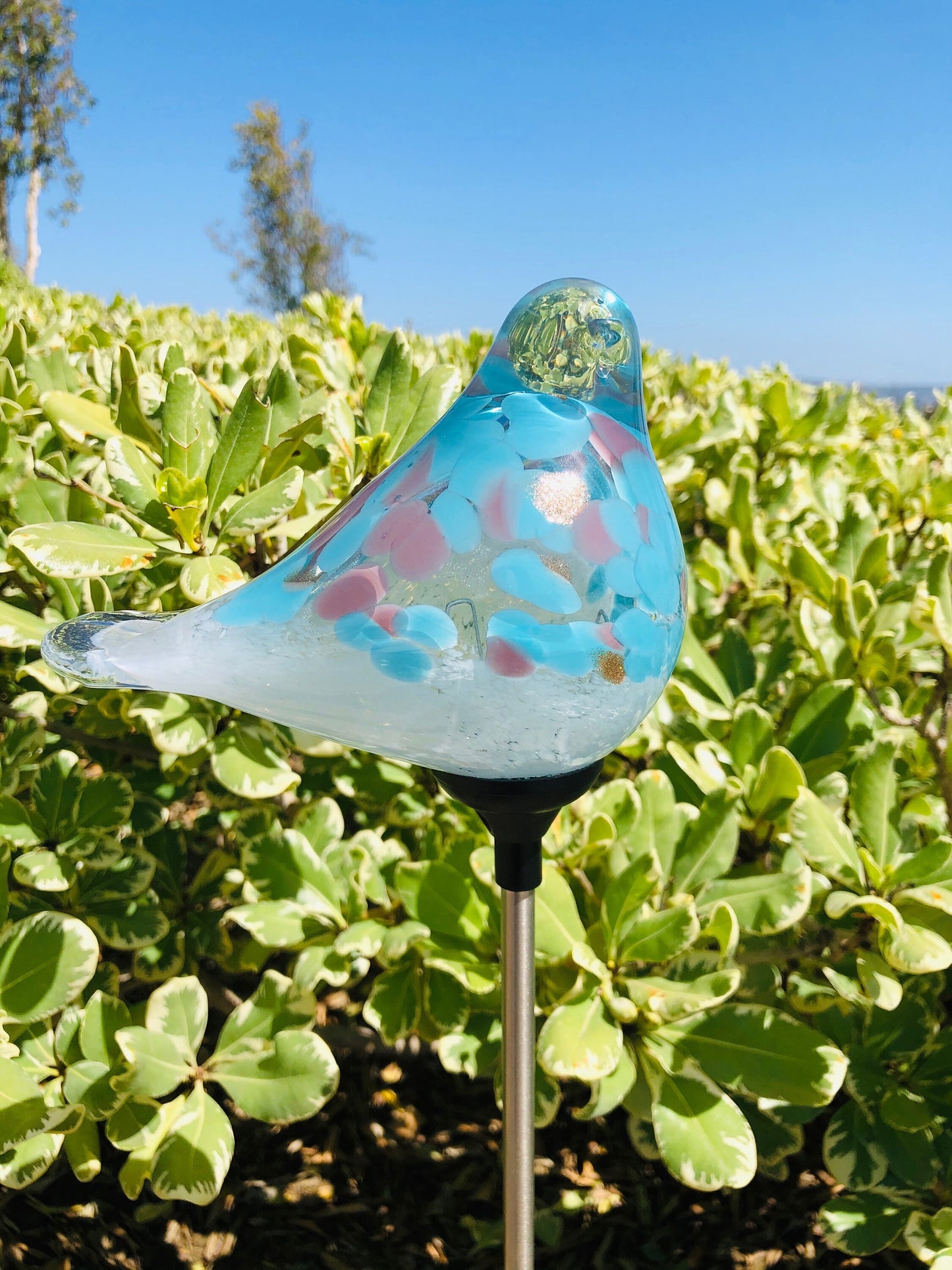 Set of 2 Handmade Art Glass LED Solar path garden lights - Bird Sun Catcher Garden Stake Statue Figurine- White Blue