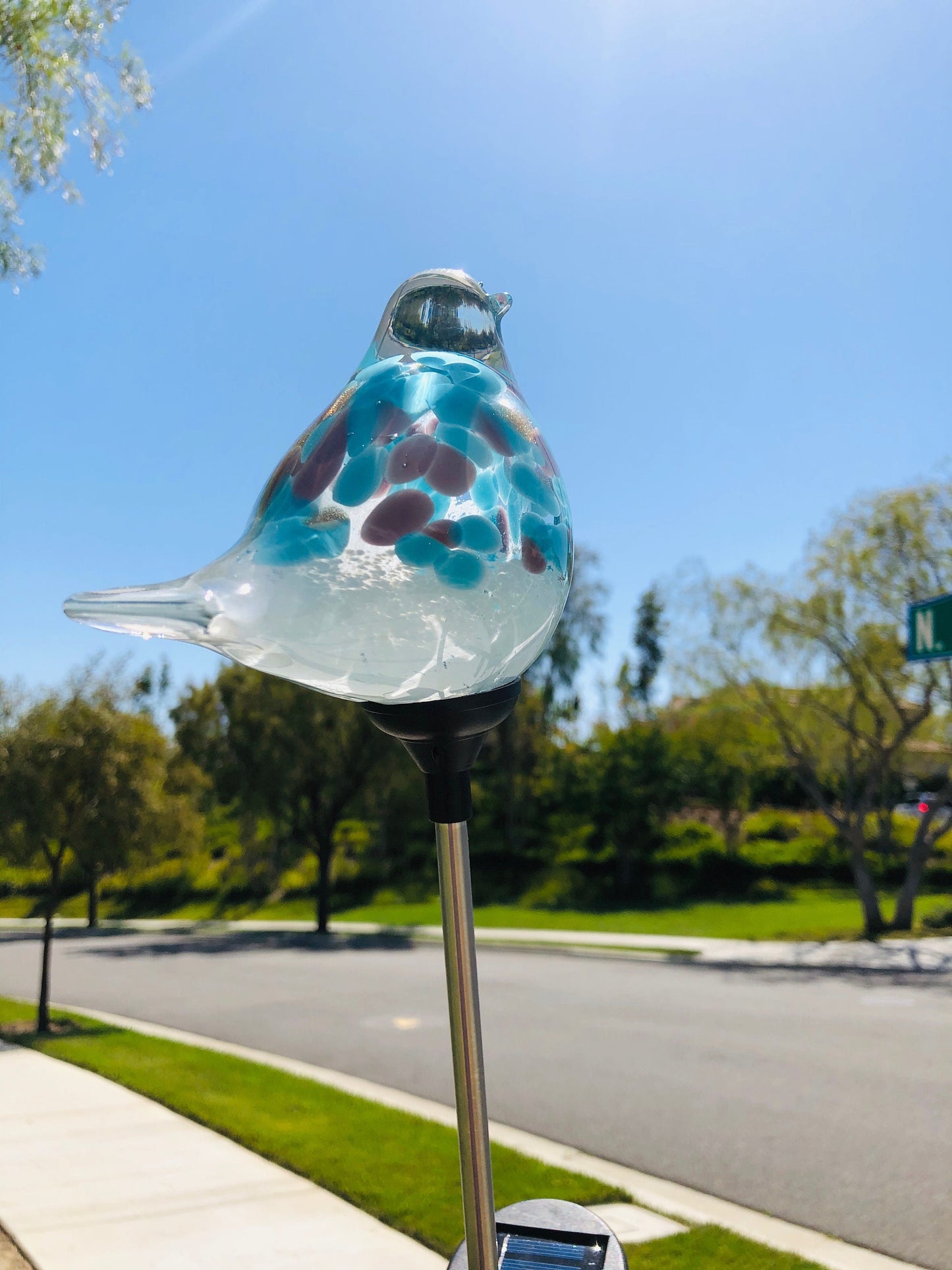 Set of 2 Handmade Art Glass LED Solar path garden lights - Bird Sun Catcher Garden Stake Statue Figurine- White Blue
