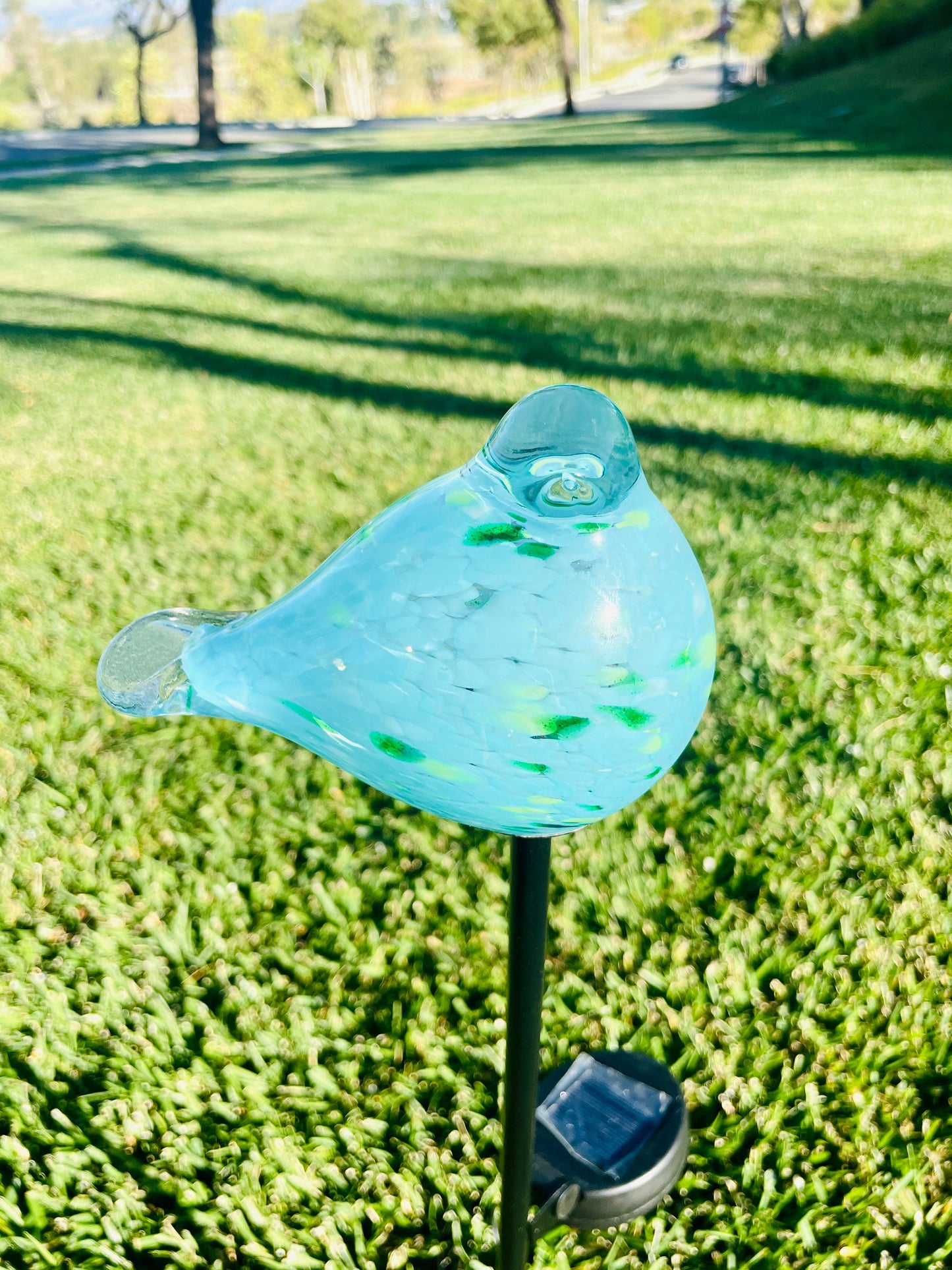 Set of 2 Handmade Art Glass LED Solar path garden lights - Bird Sun Catcher Garden Stake Statue Figurine- Blue+White